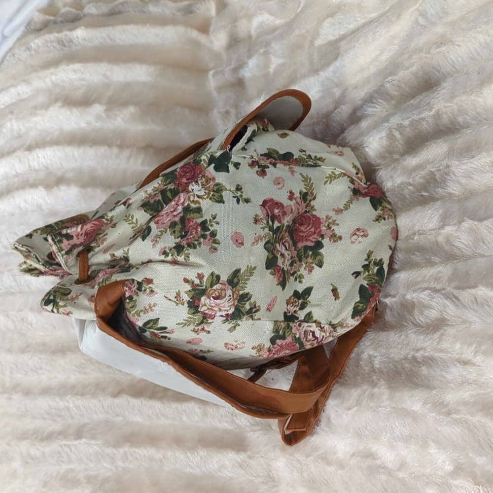 Floral Canvas Backpack - Picture 4 of 4